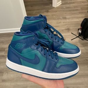 Air Jordan 1 Mid ‘Ocean Bliss’ Women’s Size 6.5 (5Y) BRAND NEW